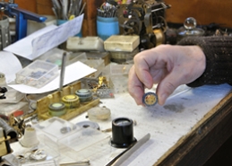 Christensen Clock Repair is a fully equipped clock repair service...